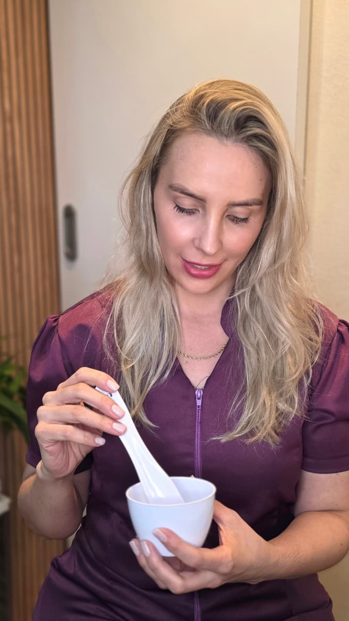 Momentos do consultório Elieges Pertile — fisioterapeuta dermatofuncional
